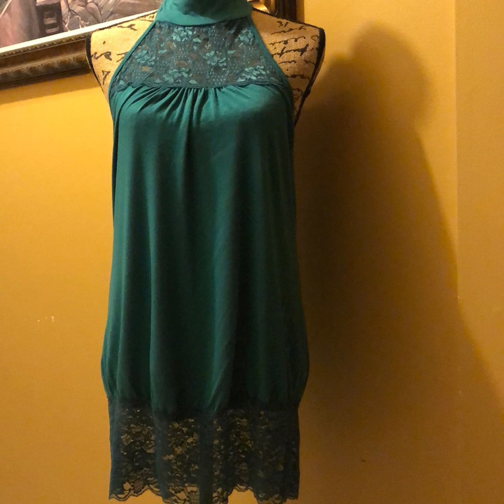 BNWT beautiful lace bottom tunic.